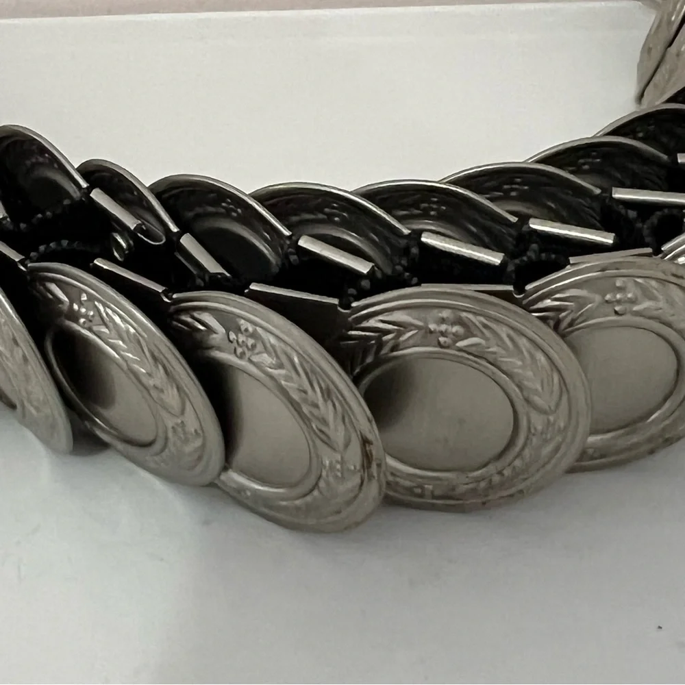 Vintage Metal Round Silver 1” Disc Belt Stretchy Fits Waist 27”-32”
